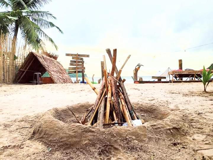 Bucana Kamp Payapa Beachfront El Nido Exterior photo